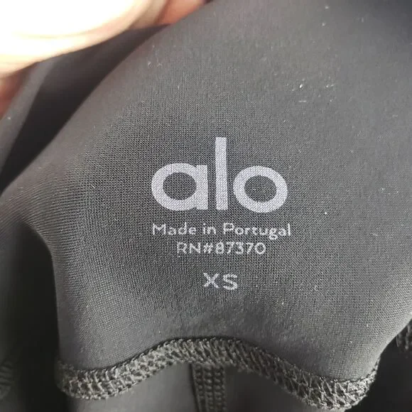 Women's ALO Black Preowned Cut Out Stretchy Yoga Pants Size XS - Picture 12 of 12